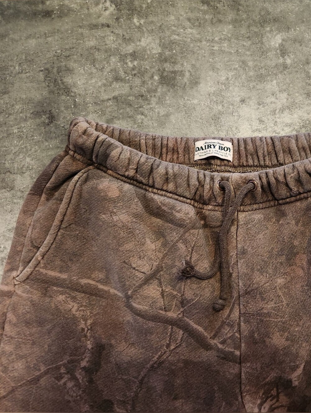 Dairy Boy camo sweats - Picture 2 of 4